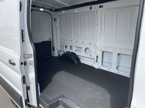 New 2026 Ford Transit 250 148 Medium Roof RWD image 12