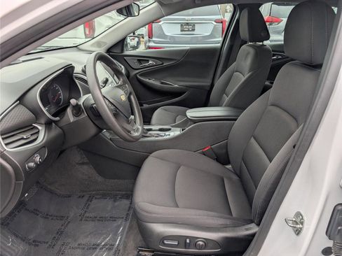 Used 2024 Chevrolet Malibu LT image 16