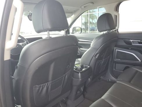Certified 2024 Kia Telluride LX FWD image 8