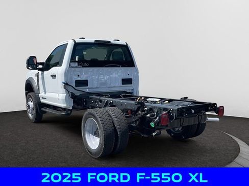 New 2025 Ford F550 4x4 Regular Cab Super Duty w/ XL Chrome Package image 3