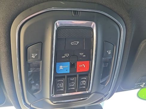 Used 2024 Jeep Grand Cherokee L Limited w/ Luxury Tech Group II image 74