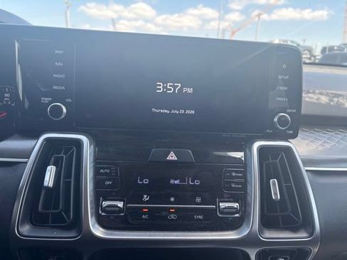 Used 2023 Kia Sorento S w/ Panoramic Sunroof Package FWD image 10