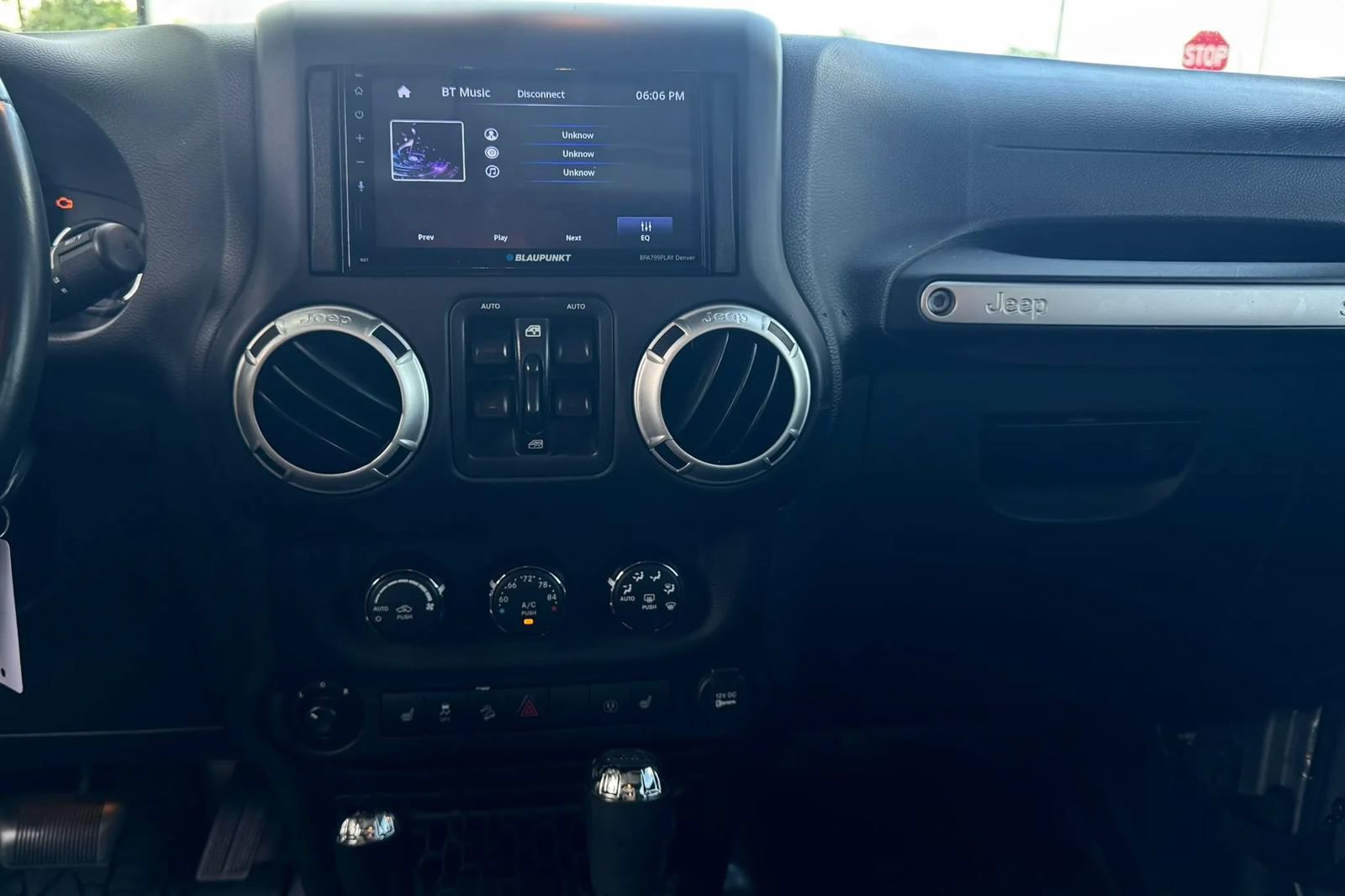 Used 2016 Jeep Wrangler Unlimited Sahara w/ Mopar Chrome Edition Group AWD/4WD image 17