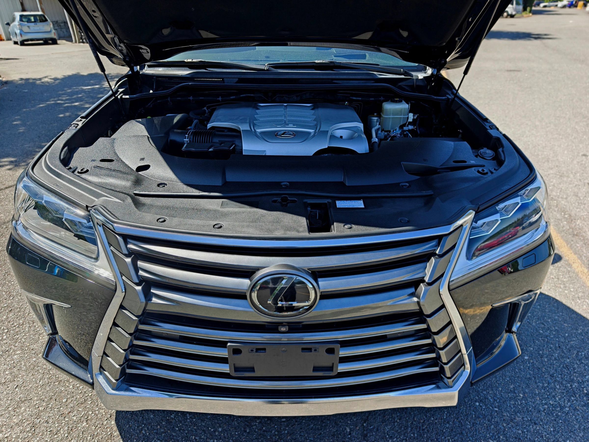 Used 2018 Lexus LX 570 4WD image 62