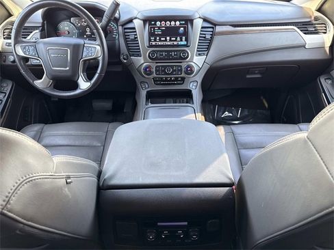 Used 2020 GMC Yukon Denali w/ Denali Premium Package image 16