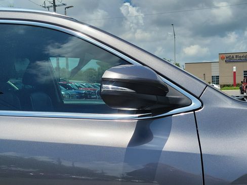 Certified 2019 Toyota Highlander Limited FWD image 8