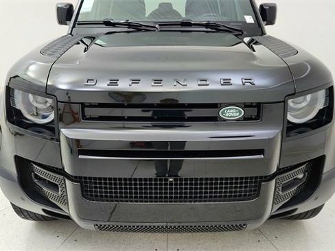 Used 2024 Land Rover Defender 110 S image 8