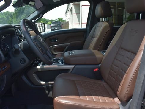 Used 2023 Nissan Titan Platinum Reserve w/ Moonroof Package RWD image 16
