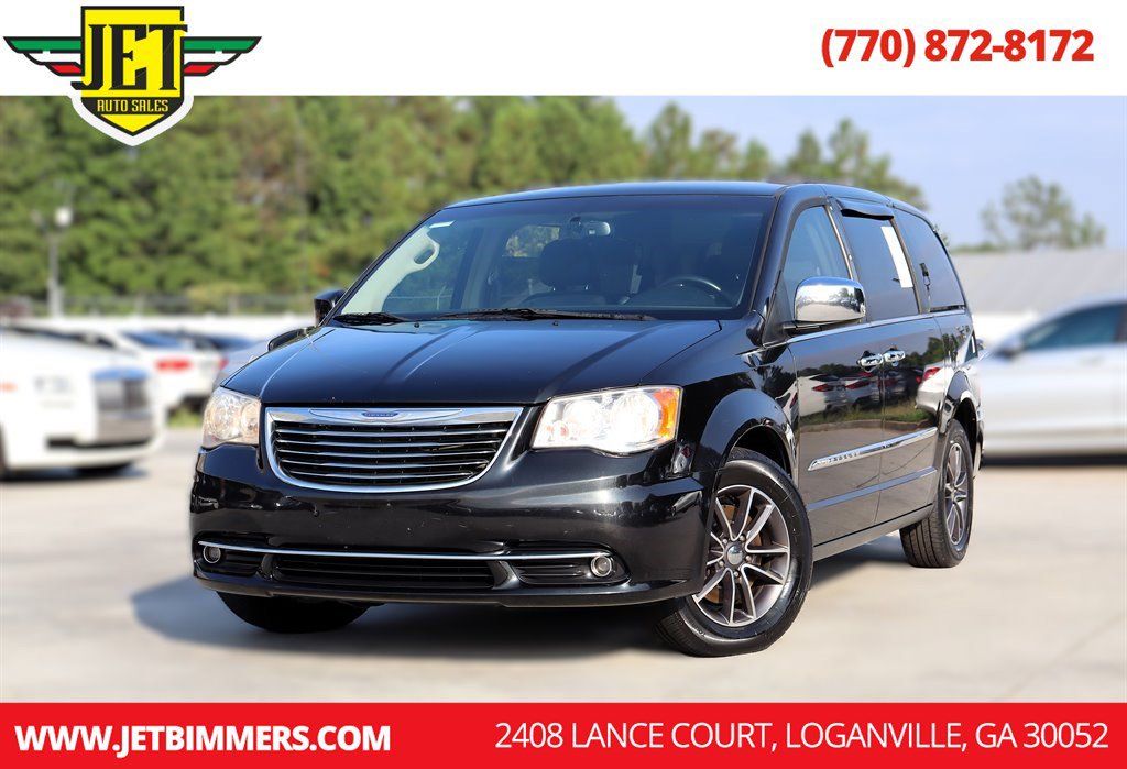 Used 2016 Chrysler Town & Country Touring FWD image 1