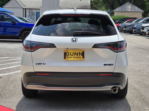 Used 2025 Honda HR-V Sport image 4