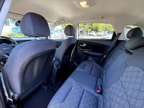 Certified 2022 Kia Niro LXS image 16