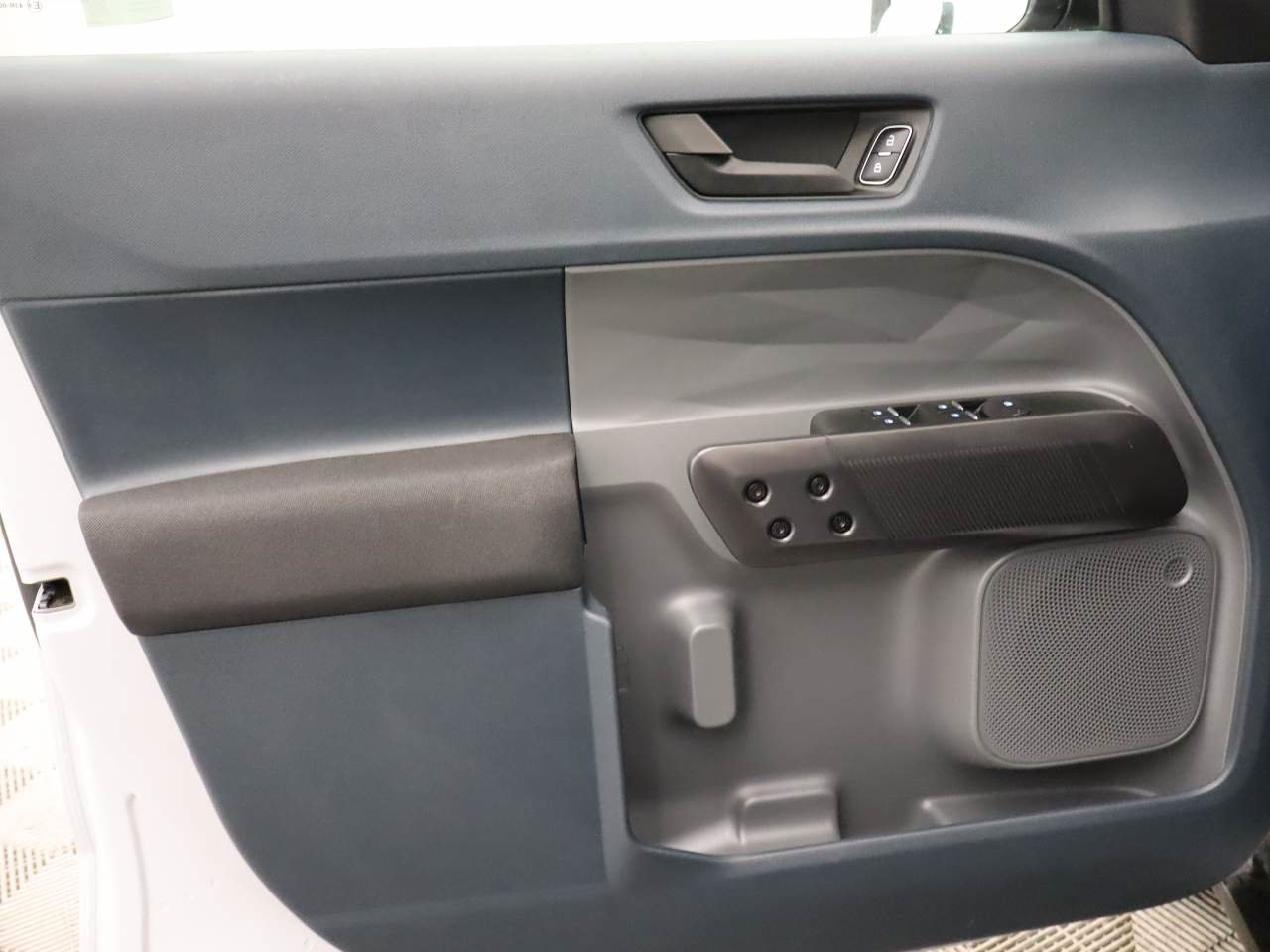 Used 2025 Ford Maverick XL FWD image 17