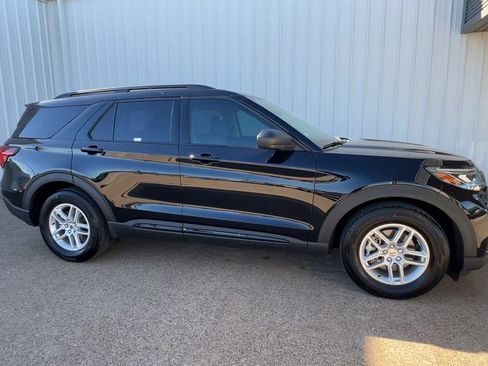 Used 2026 Ford Explorer Active w/ Active Comfort Package RWD image 9