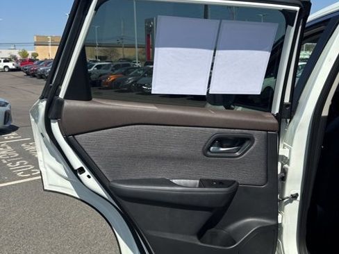 Certified 2022 Nissan Rogue SV image 13