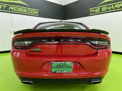 Used 2019 Dodge Charger SXT w/ Blacktop Package RWD image 7