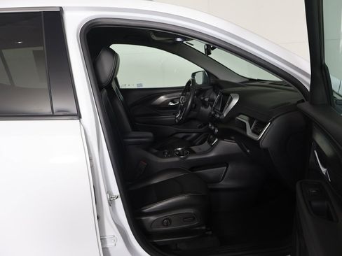 Used 2022 GMC Terrain SLT image 31