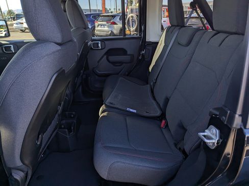 New 2025 Jeep Wrangler Unlimited Rubicon image 8