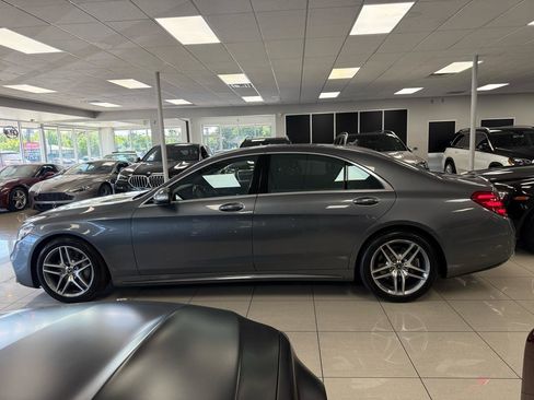 Used 2018 Mercedes-Benz S 560 4MATIC Sedan w/ AMG Line Exterior image 3