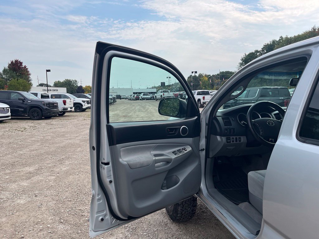 Used 2010 Toyota Tacoma 4x4 Double Cab image 18
