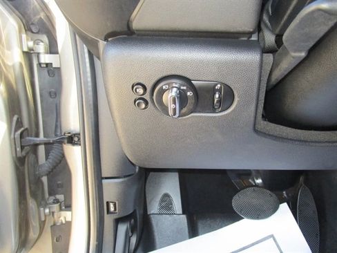 Used 2019 MINI Cooper S w/ Premium Package image 21