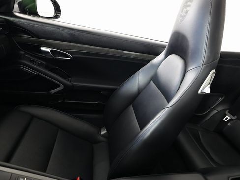 Used 2018 Porsche 911 Turbo image 44