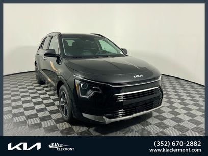 New 2025 Kia Niro SX