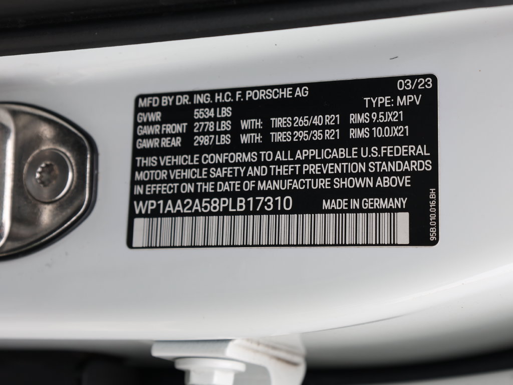 Used 2023 Porsche Macan Turbo AWD/4WD image 43