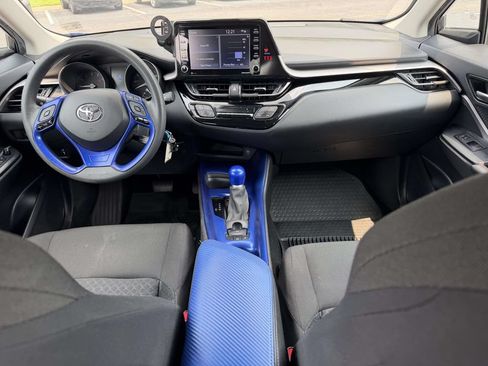 Used 2020 Toyota C-HR LE FWD image 2