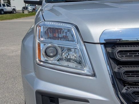 Used 2017 GMC Terrain SLE FWD image 10