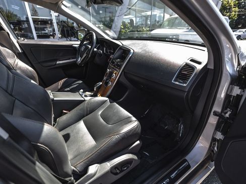 Used 2017 Volvo XC60 T5 Inscription AWD/4WD image 23