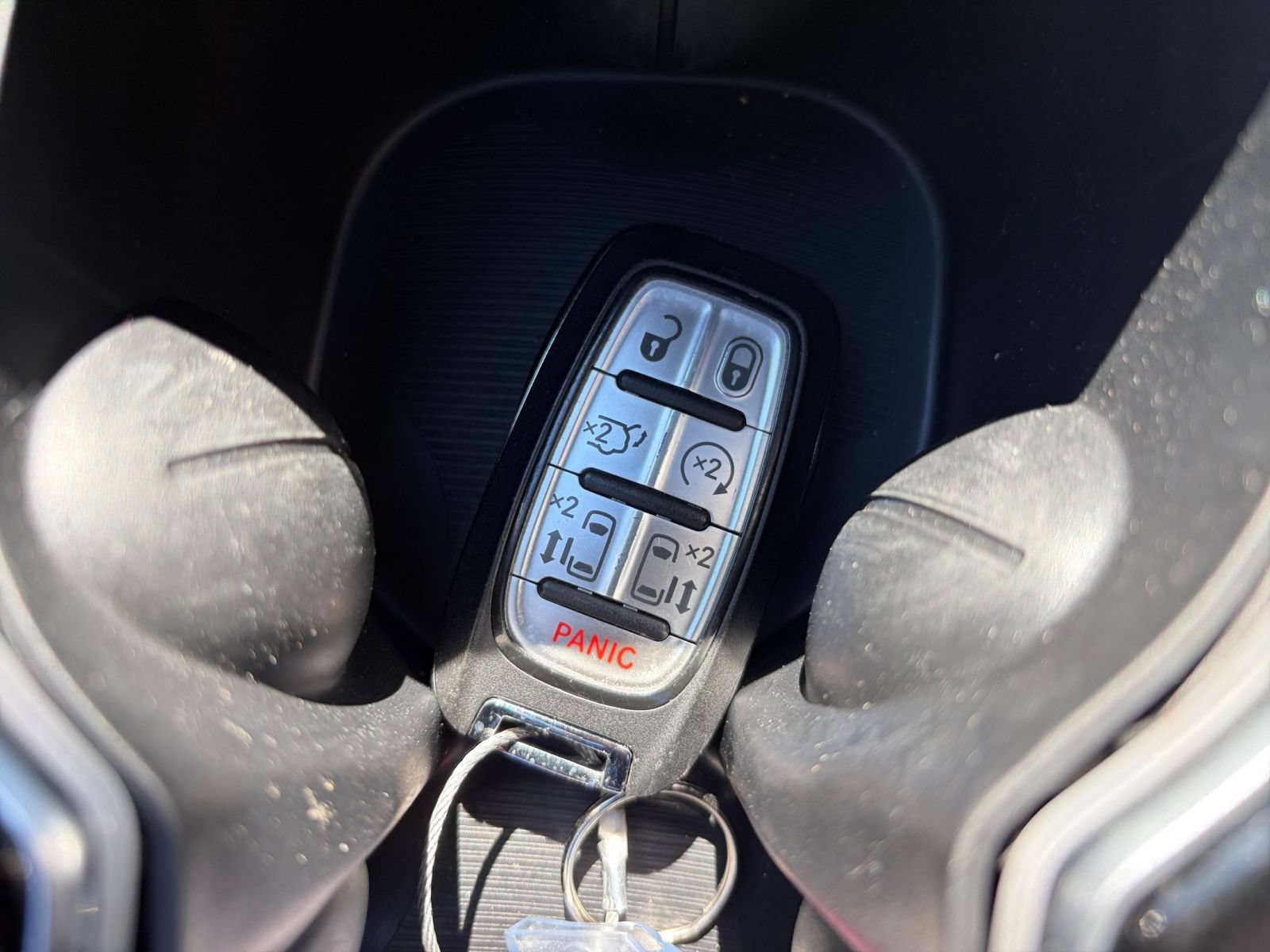 Used 2025 Chrysler Pacifica Limited FWD image 21