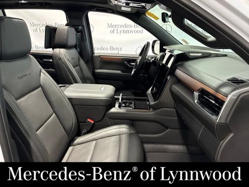 Used 2026 GMC Yukon XL Denali w/ Denali Reserve Package AWD/4WD image 5
