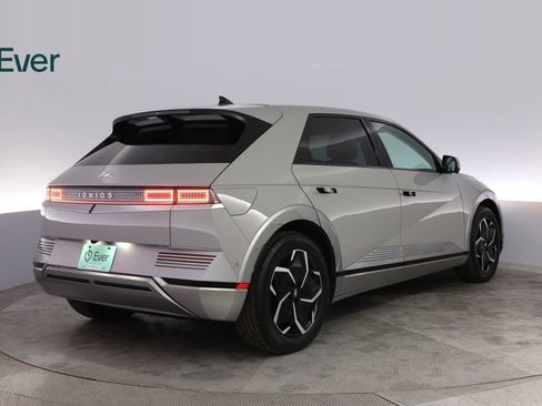 Used 2024 Hyundai Ioniq 5 Limited image 3