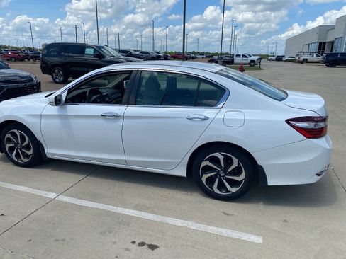 Used 2017 Honda Accord EX-L image 5