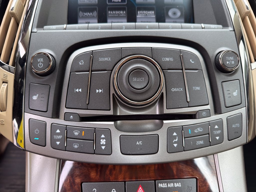 Used 2013 Buick LaCrosse Leather FWD image 18