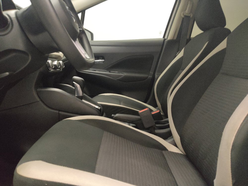 Used 2021 Nissan Versa SV FWD image 17