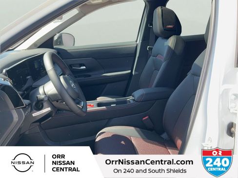 New 2026 Nissan Kicks SR w/ SR Premium Package FWD image 17
