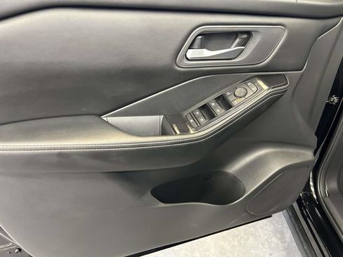 Used 2026 Nissan Rogue SV FWD image 15