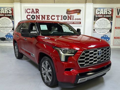 Used 2023 Toyota Sequoia Capstone AWD/4WD image 2