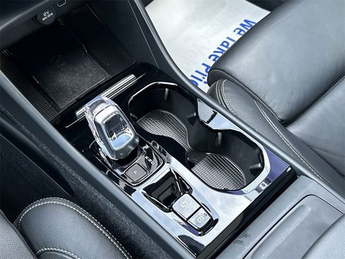 Certified 2023 Volvo XC40 B5 Plus w/ Climate Package image 22