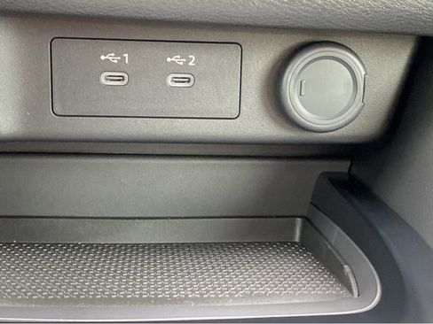 Certified 2025 Nissan Rogue SV image 23