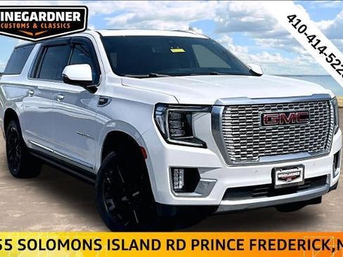 Used 2022 GMC Yukon XL Denali w/ Advanced Technology Package AWD/4WD image 1