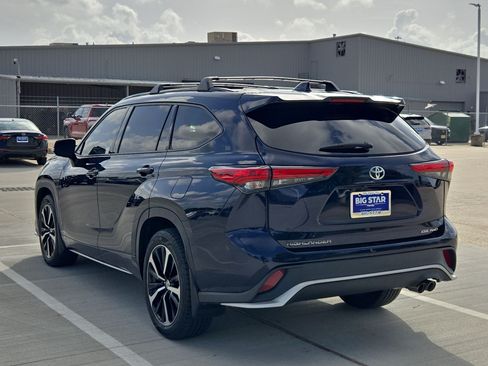 Used 2022 Toyota Highlander XSE AWD/4WD image 6