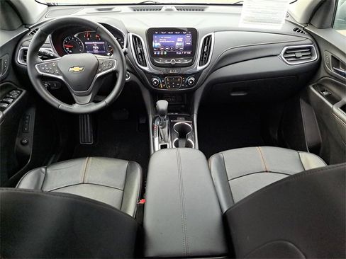 Used 2023 Chevrolet Equinox Premier image 10