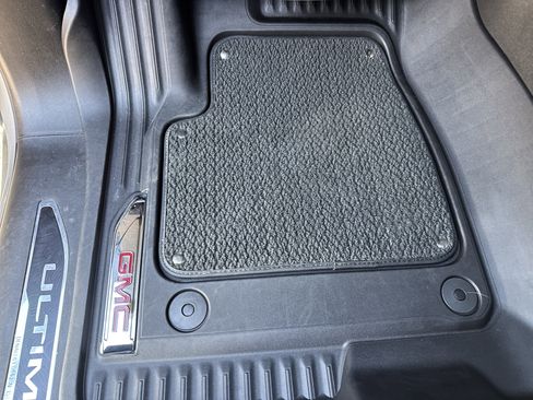 Used 2025 GMC Sierra 2500 Denali Ultimate image 17