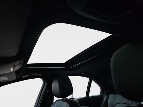 Used 2018 Mercedes-Benz C 300 4MATIC Sedan image 30
