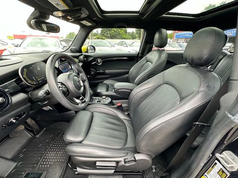 Used 2021 MINI Cooper SE w/ 8.8" Touchscreen Nav Package image 11