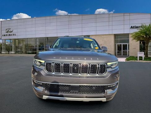 Used 2022 Jeep Wagoneer Series II w/ Convenience Group I AWD/4WD image 3