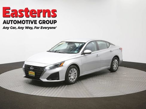Used 2023 Nissan Altima 2.5 S FWD image 54