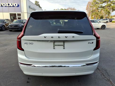 New 2026 Volvo XC90 B6 Ultra w/ Protection Package AWD/4WD image 4
